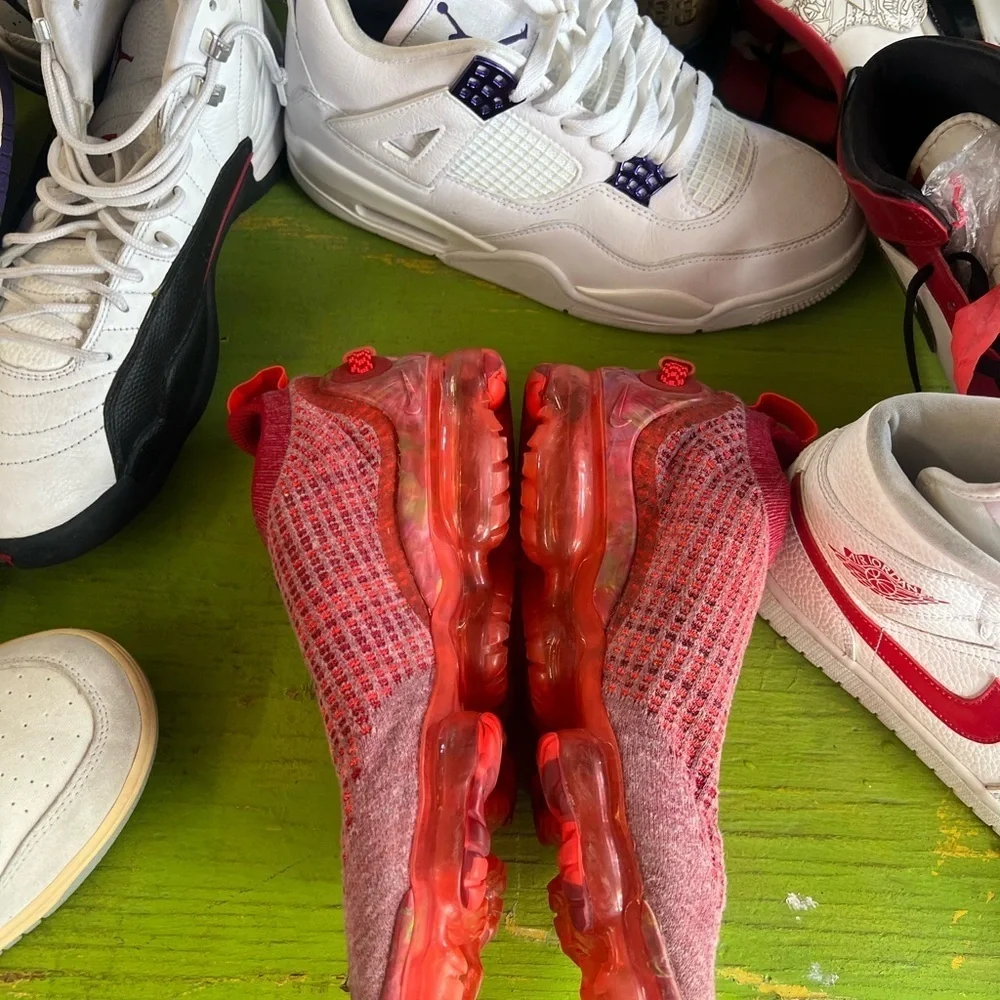 Nike Air Vapormax 2020 Flyknit fits Ladies size 9 excellent condition